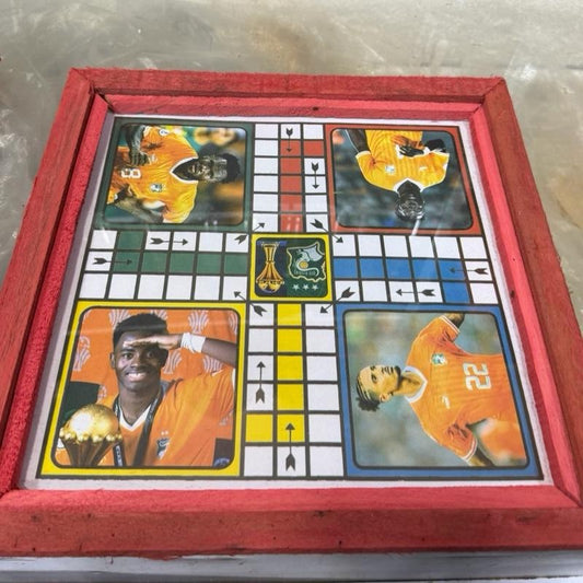 Lot de table de Jeu ludo et ses pions et dés version ivoirienne 2 formats pour des moments de jeu divertissants