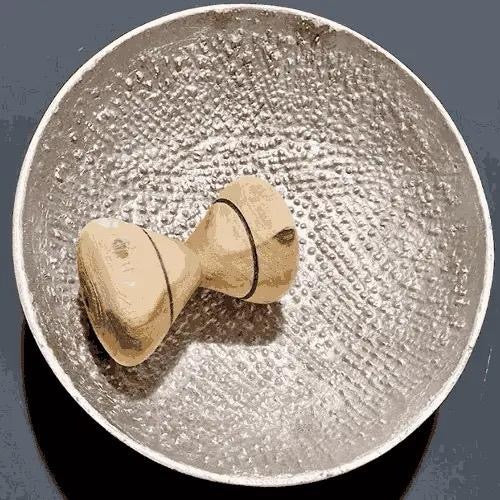 Talier en fer africain, idéal pour les aliment, poivre, aubergines, légumes